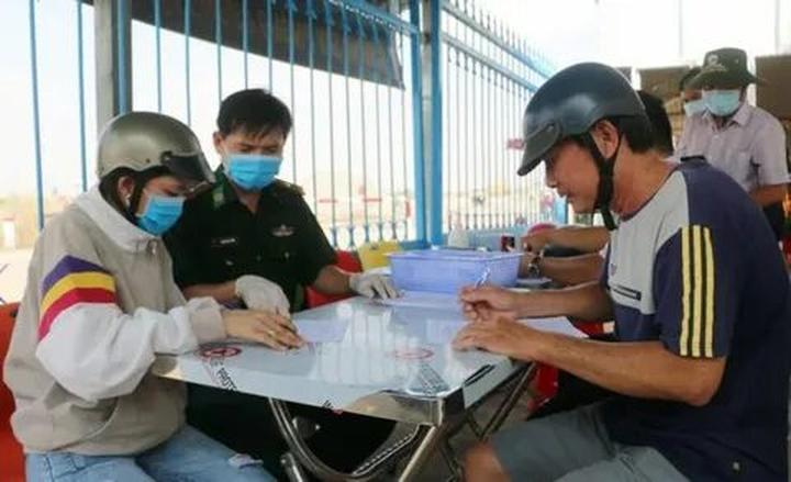 Từ Phụ nữ tuổi này dễ có